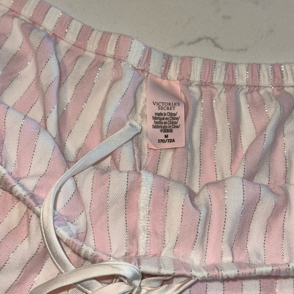 Victorias Secret PJ Set - Picture 5 of 9